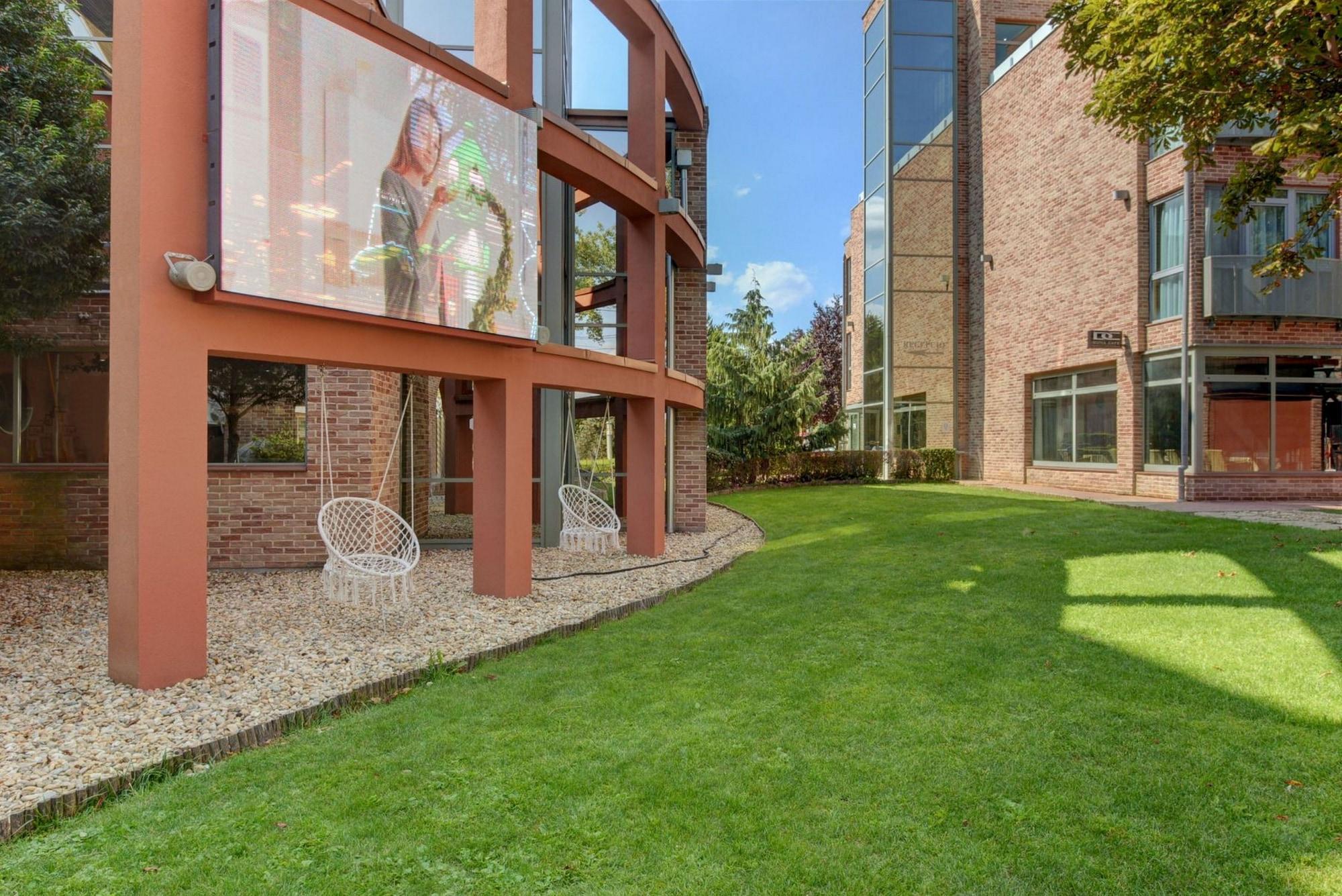 Holiday Beach Budapest Wellness Hotel With Sauna Park Exterior photo