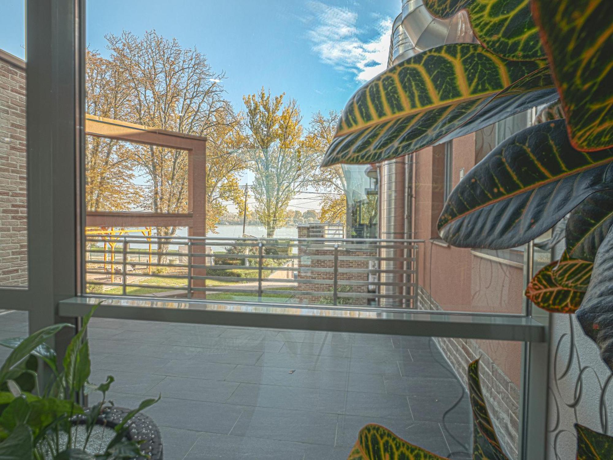Holiday Beach Budapest Wellness Hotel With Sauna Park Exterior photo
